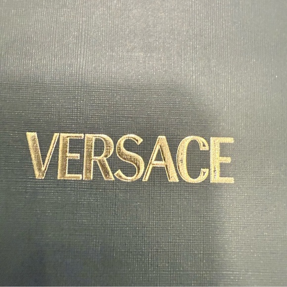 VERSACE Coral Quilted 100% Leather Card Holder Medusa BRAND NEW W/ Box Dust Bag - Picture 9 of 15